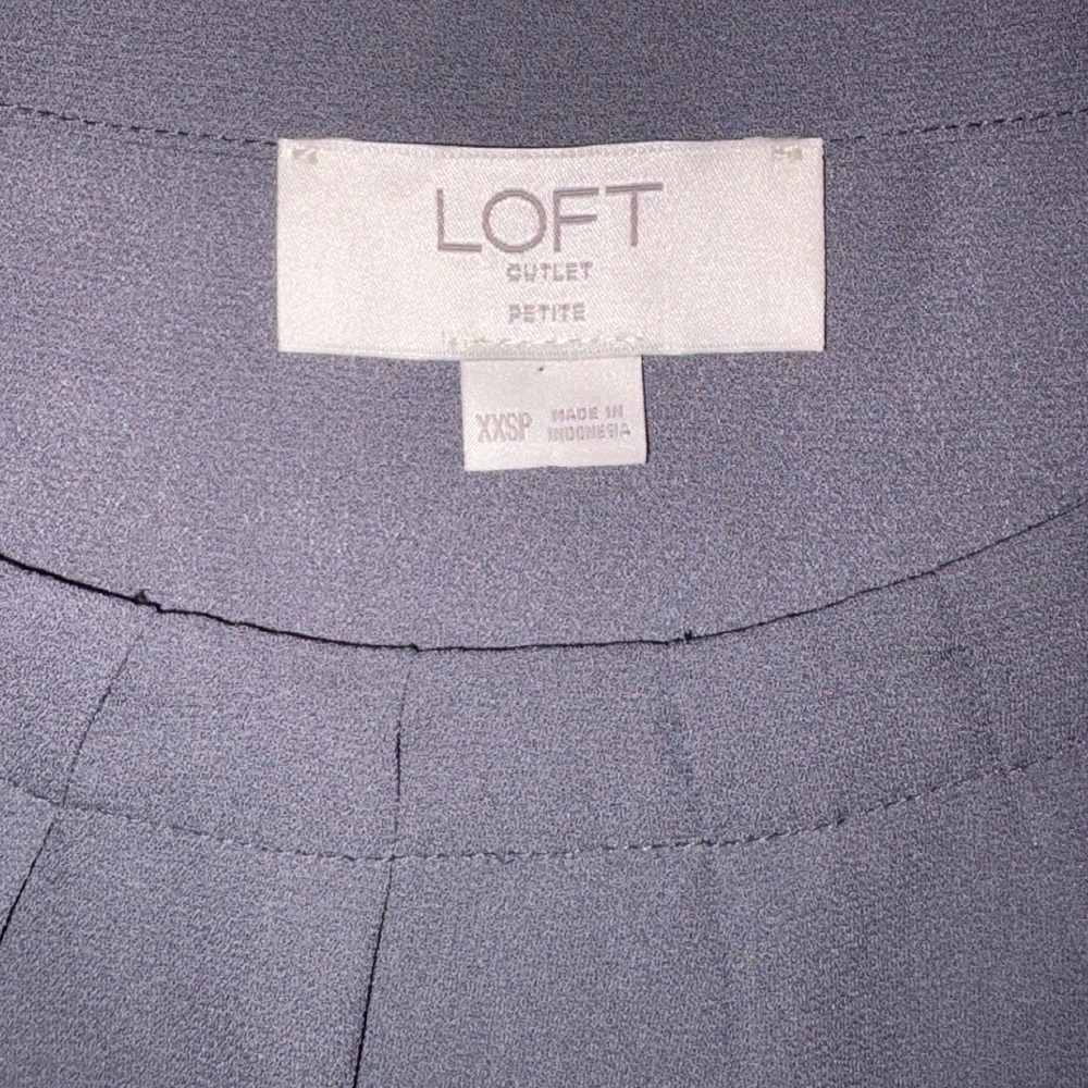 LOFT Outlet Petite Black Sleeveless Embellished Pleated Tank Top XXSP - Picture 3 of 5